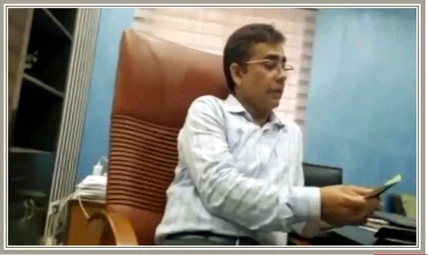 টাঙ্গাইলে অতিরিক্ত জেলা প্রশাসকের ভিডিও ভাইরাল, মদ কেনার টাকা দেওয়ার অভিযোগ